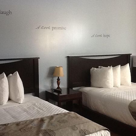 Selah Motel Kenora Bagian luar foto